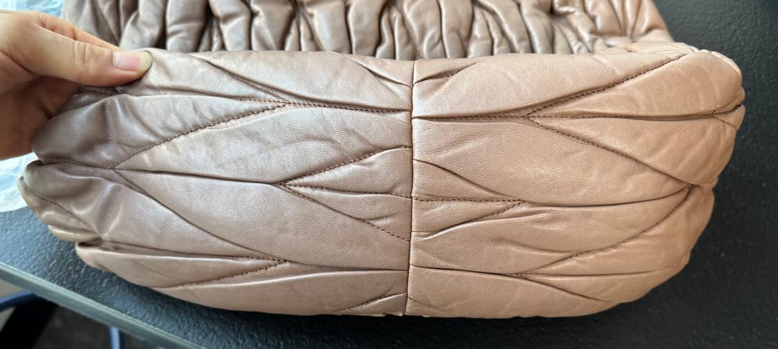 미우미우 마테라쎄 핸드백(정품) 상품이미지4