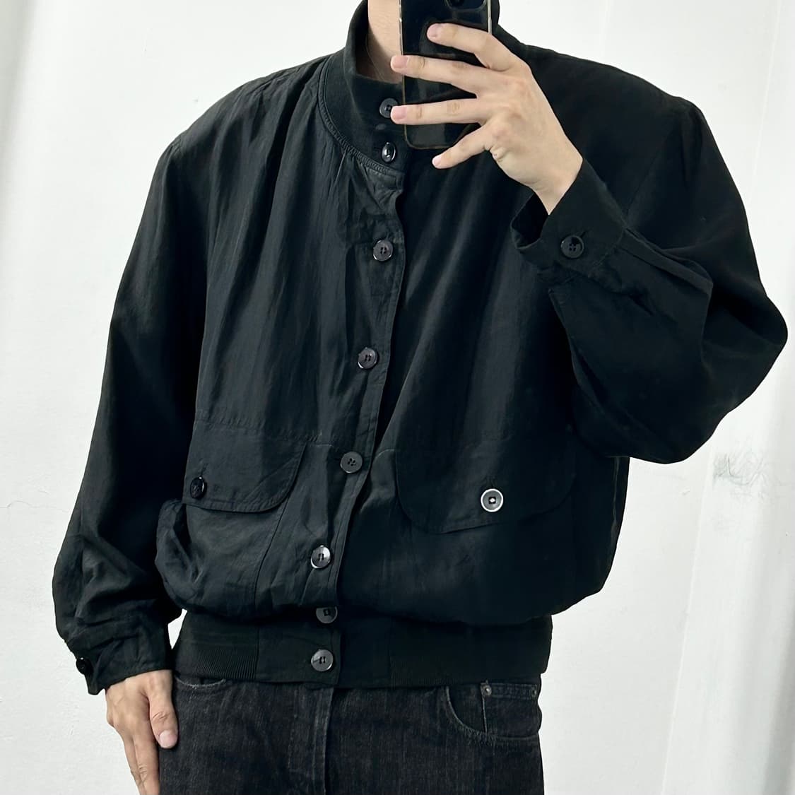 하이넥 블랙 실크 봄버 자켓 상품이미지2
