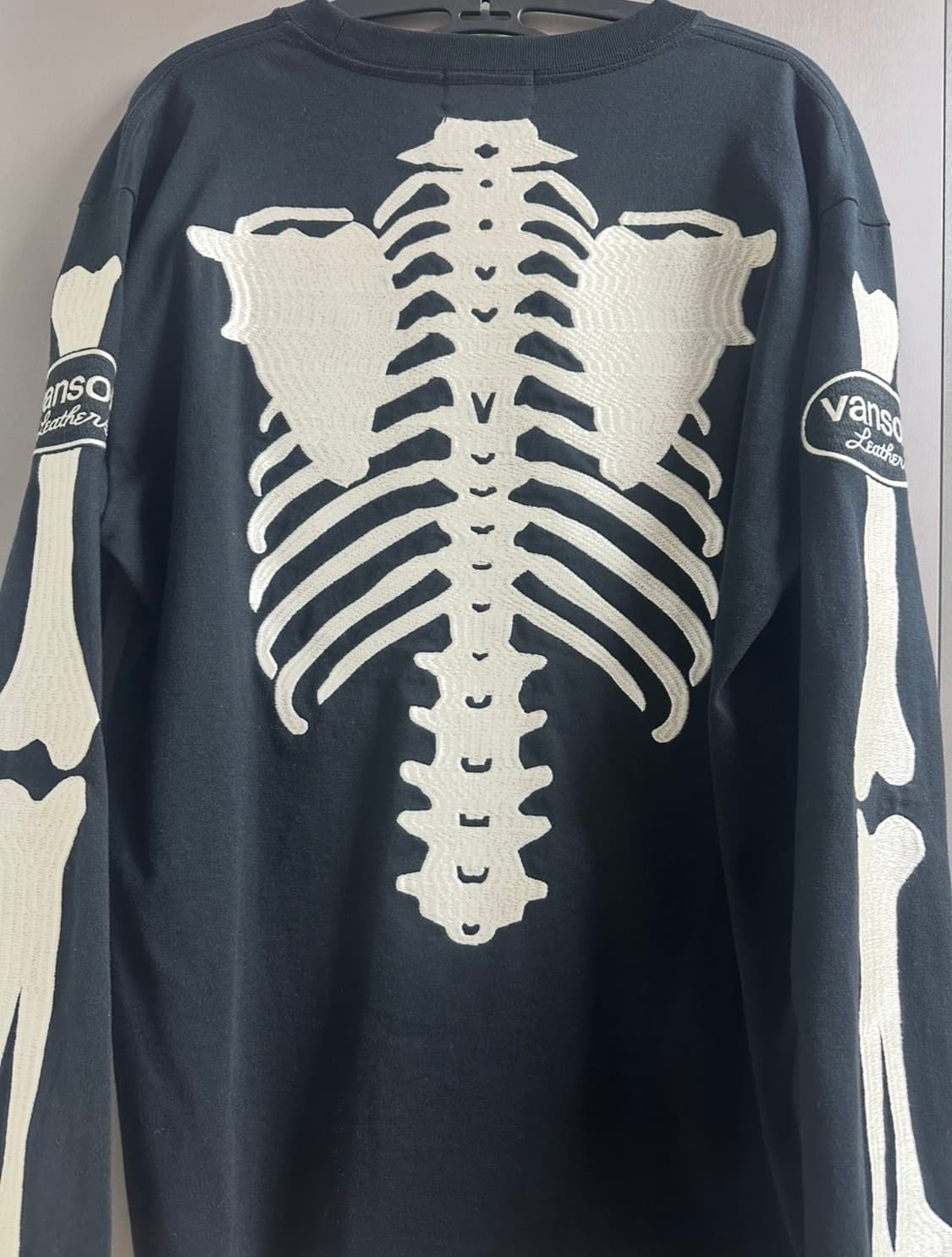 AAO 밴슨 본 롱슬리브 판매합니다. 상품이미지3