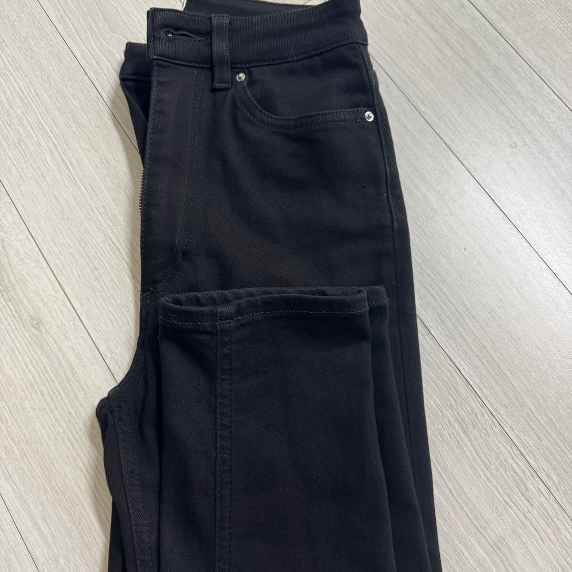 Toteme 스트레이트핏 데님 블랙 상품이미지1