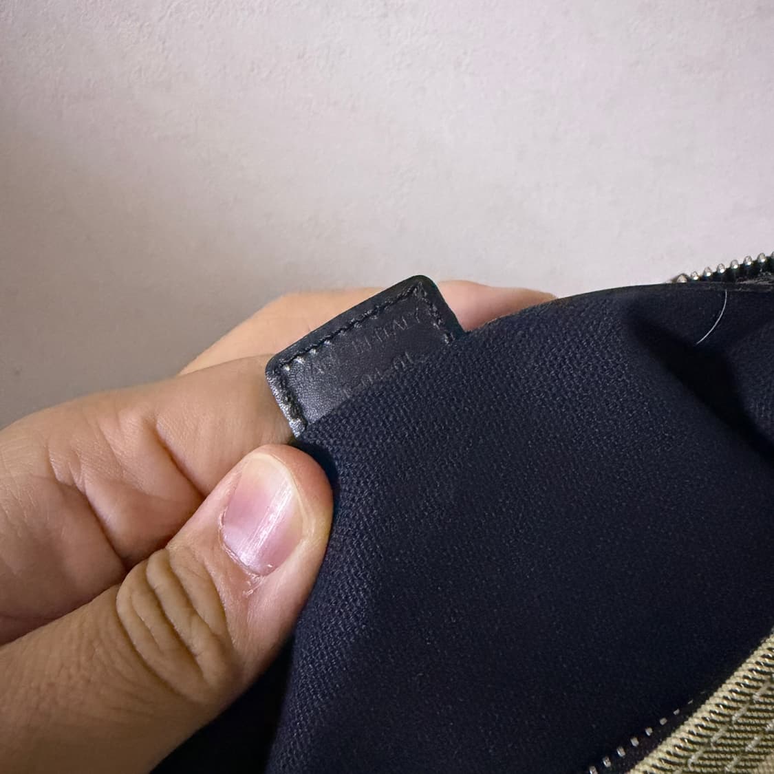 버버리 노바체크 패턴 미니 토트백 상품이미지8