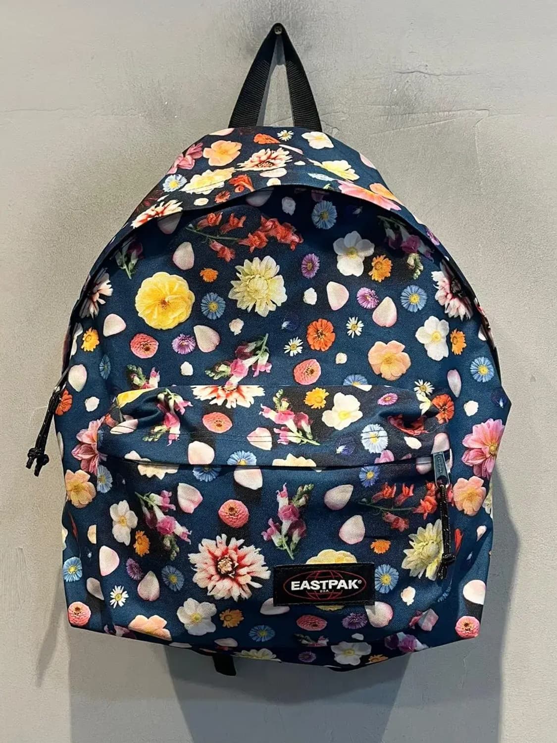 EASTPAK 이스트팩 플로랄 백팩 상품이미지1