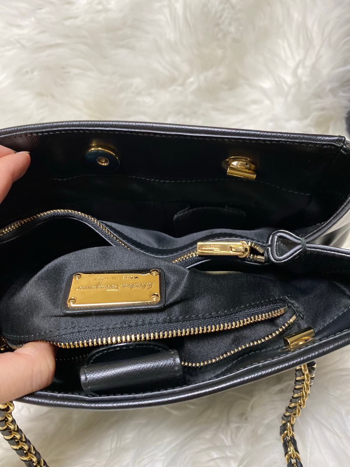 페라가모 블랙 체인 숄더백 상품이미지10