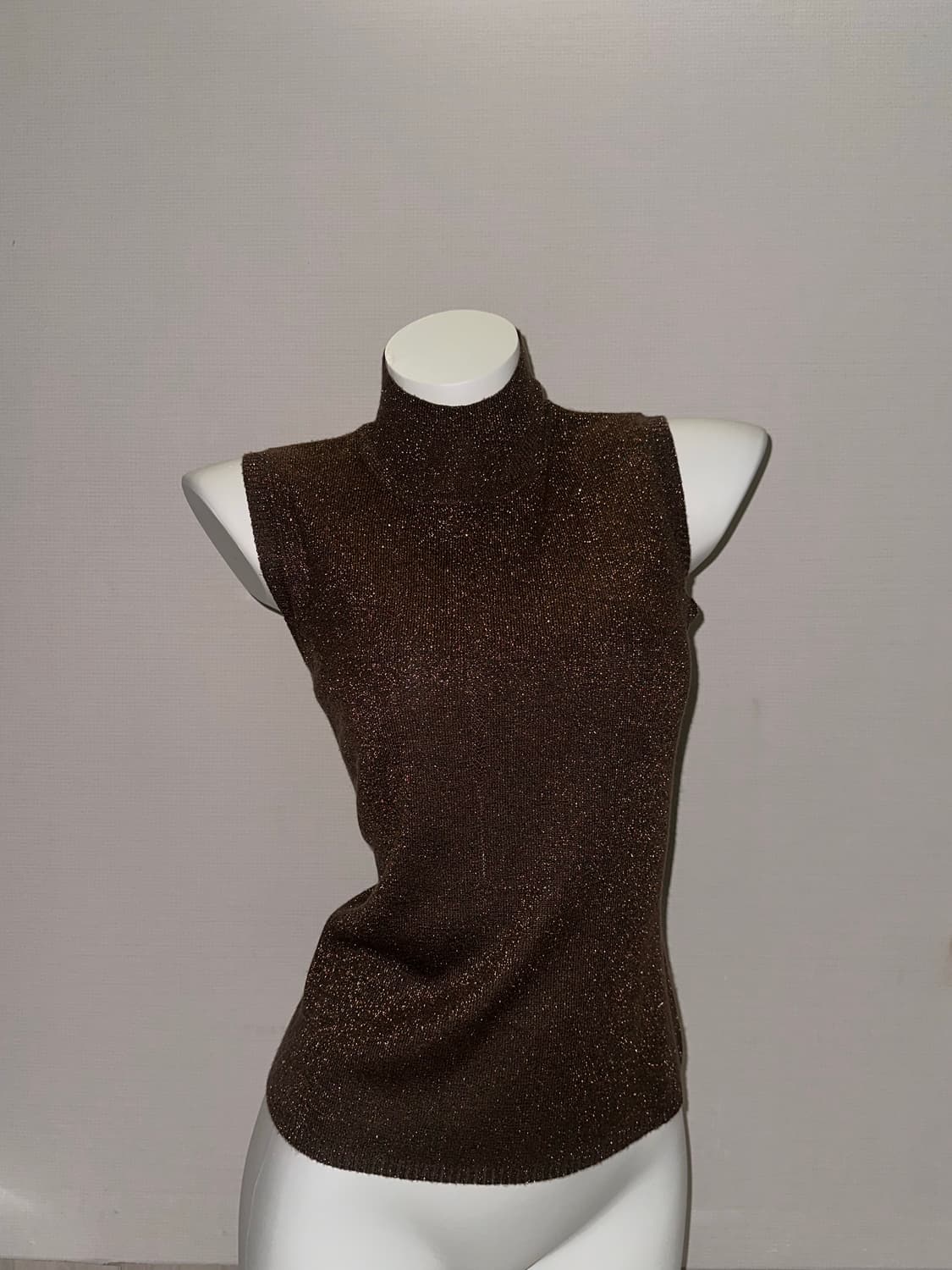 브라운 빈티지 반폴라 니트 슬리브리스 상품이미지2