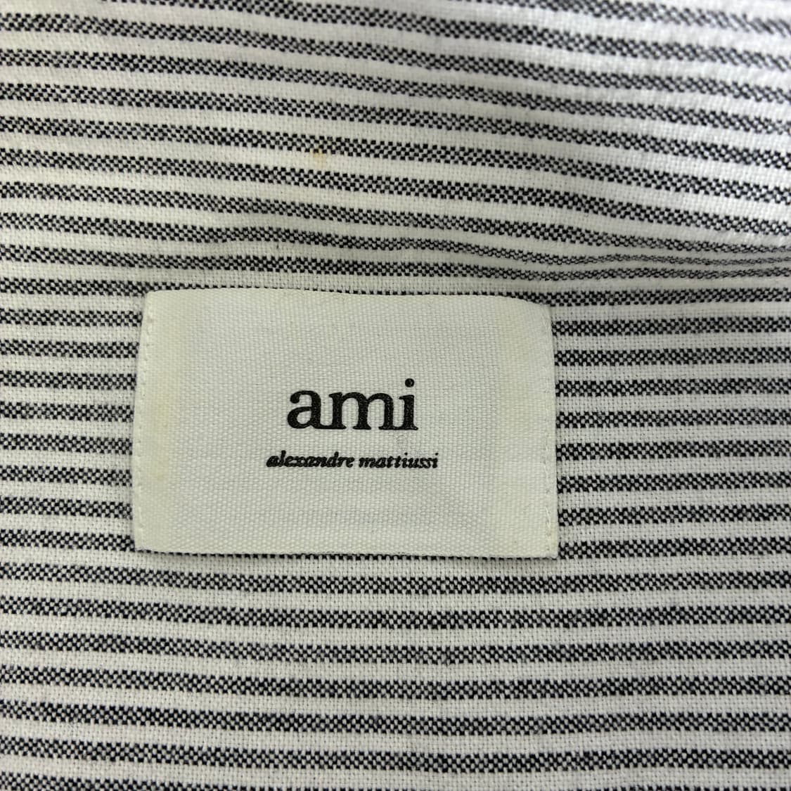 AMI 아미 스몰 하트 와펜 블랙 스트라이프 옥스포드 셔츠 상품이미지4