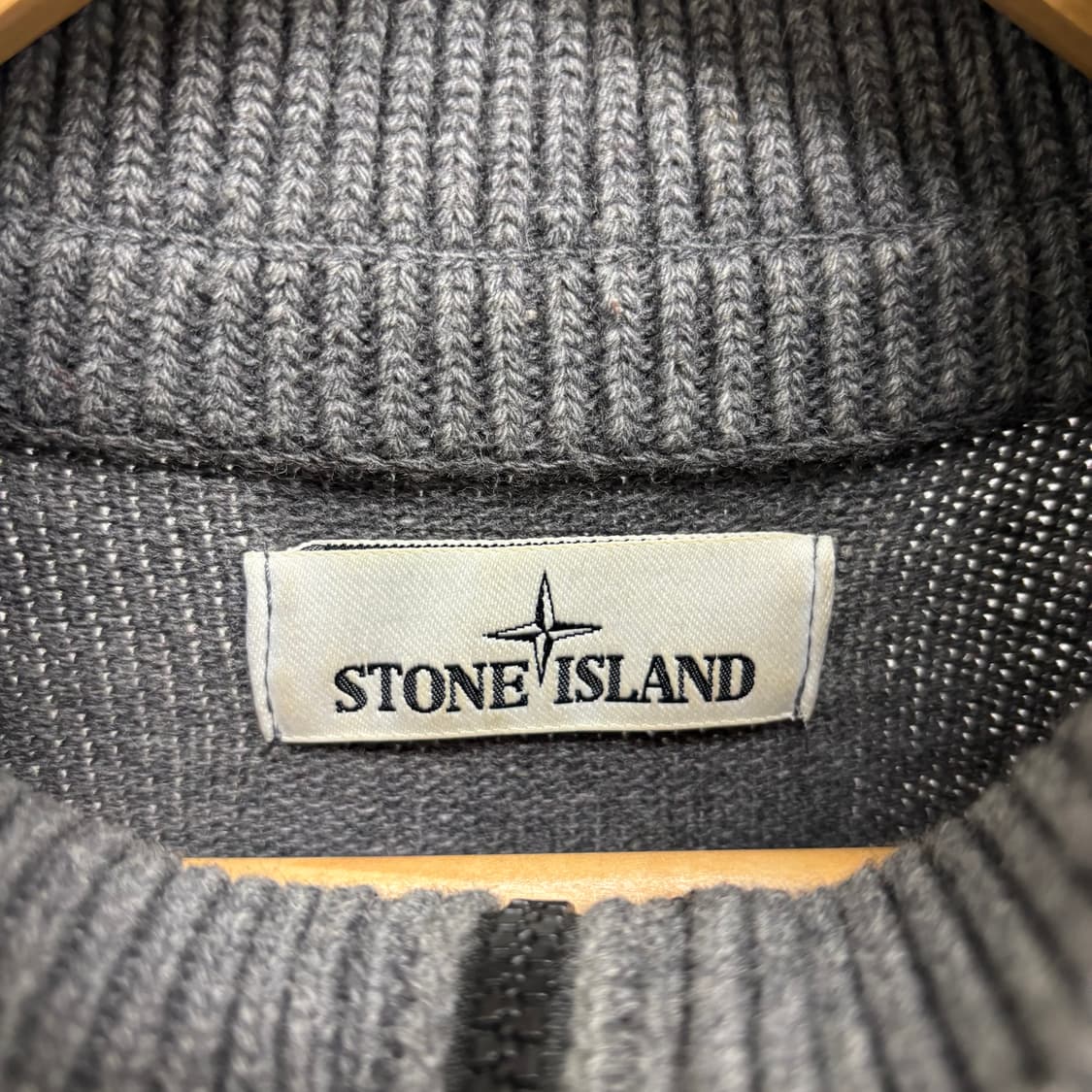 [L]스톤아일랜드 반집업 니트 상품이미지3