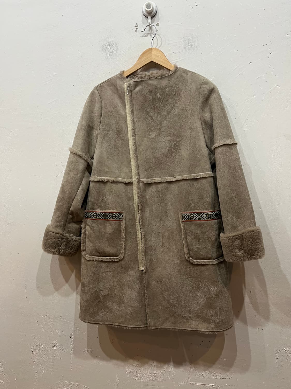 TITICACA 티티카카 에스닉 무스탕 자켓 우먼즈 상품이미지1