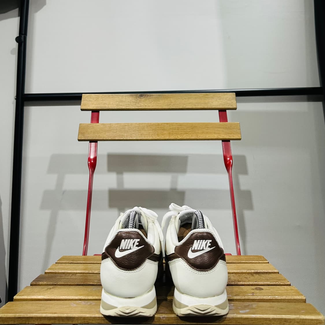 245) 나이키 운동화 여성 여자 신발 코르테즈 화이트/다크브라운 상품이미지4