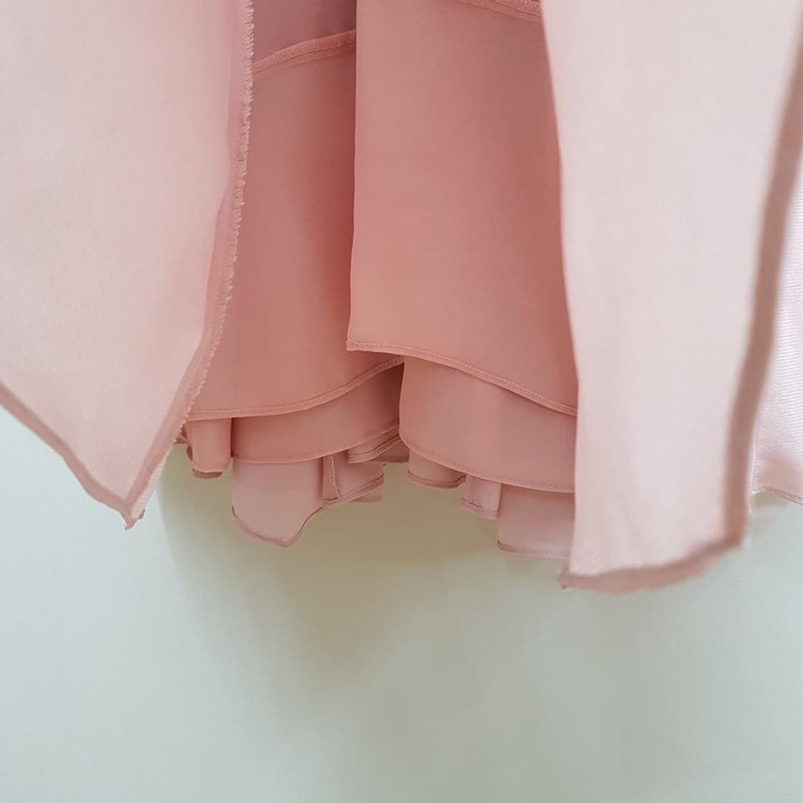 한섬 SJSJ 2023 트위드 배색 플리츠 롱 원피스 82-94-160 상품이미지4