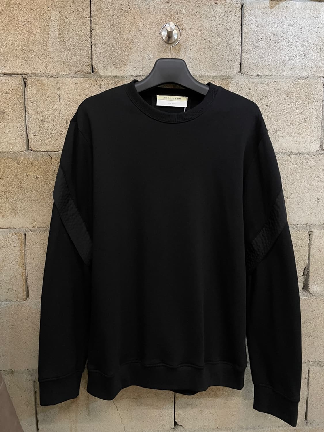 1017 알릭스 9SM 크루넥 맨투맨 상품이미지1