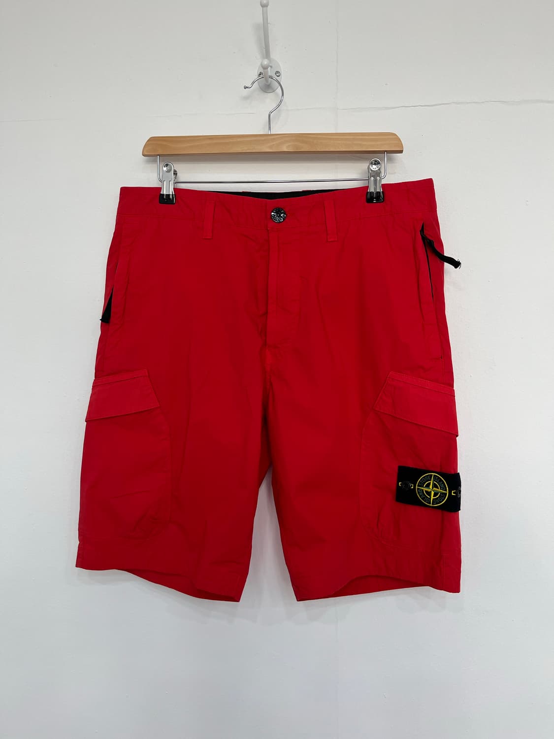 stone island 스트레치 코튼 캔버스 카고 쇼츠 브릭레드 상품이미지1