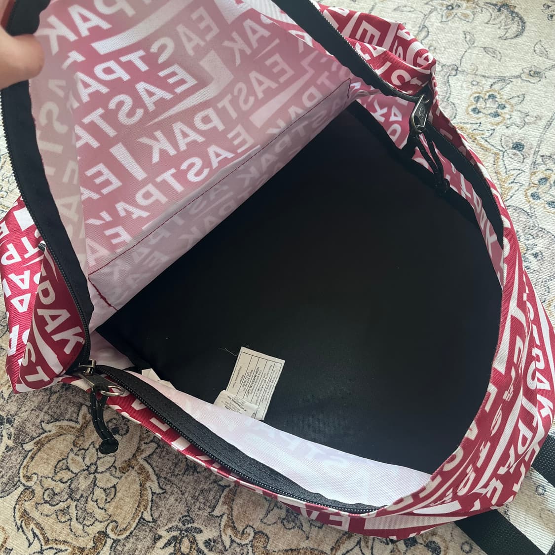 이스트팩 로고 플레이 백팩 상품이미지4