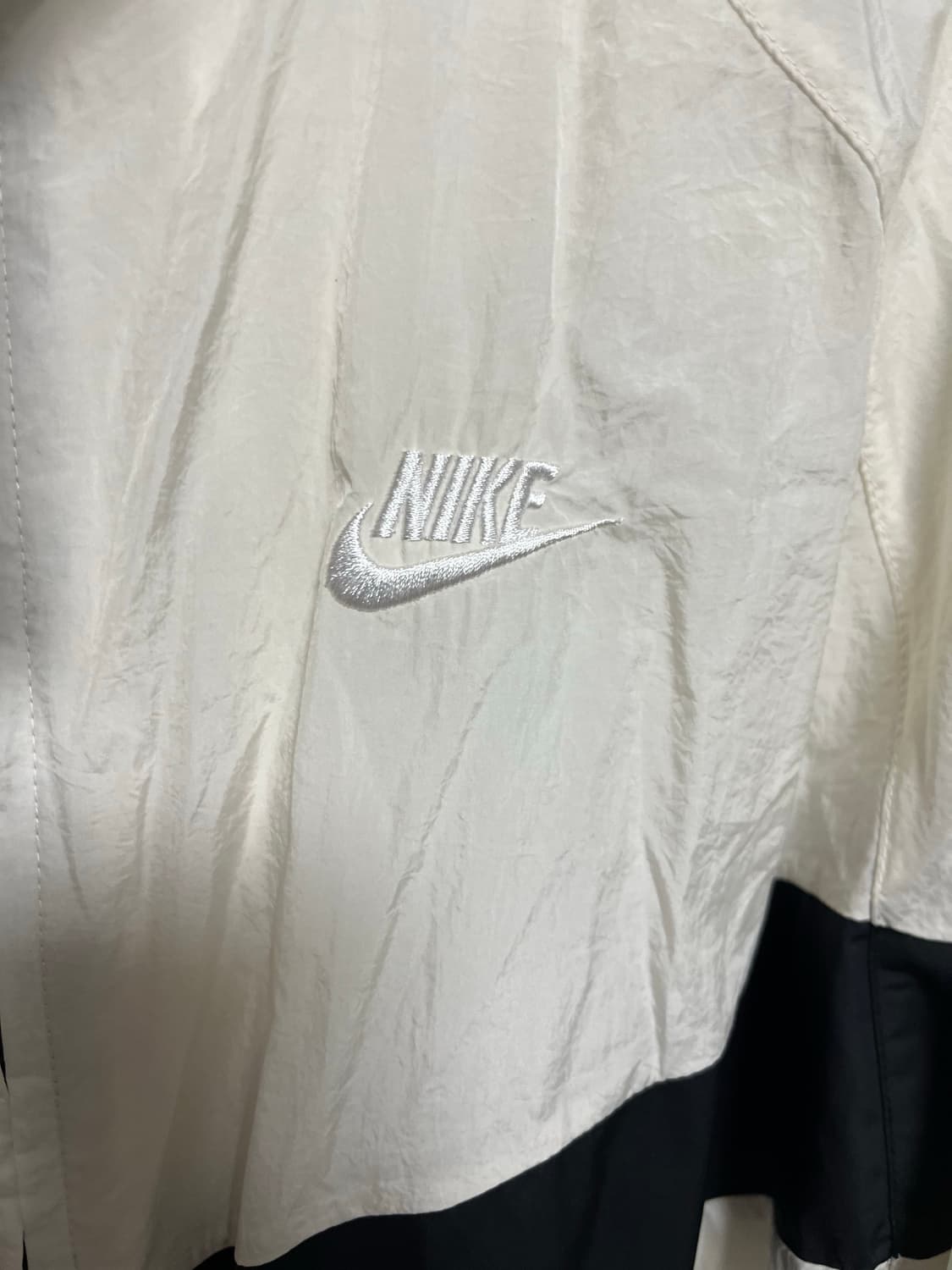 나이키 스우시 바람막이 아이보리/블랙 상품이미지2