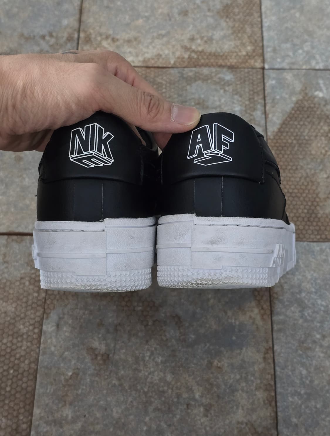 (230)나이키 에어포스 1 픽셀 검흰  상품이미지9