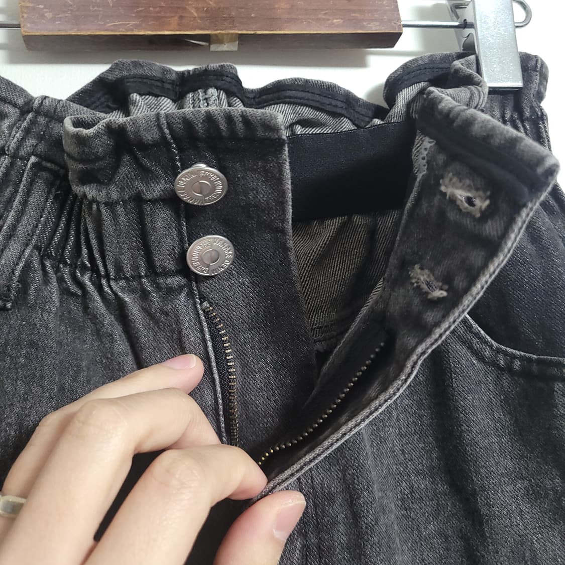 (26) 반에이크 블랙 하이웨스트 롤업 데님 팬츠 상품이미지5