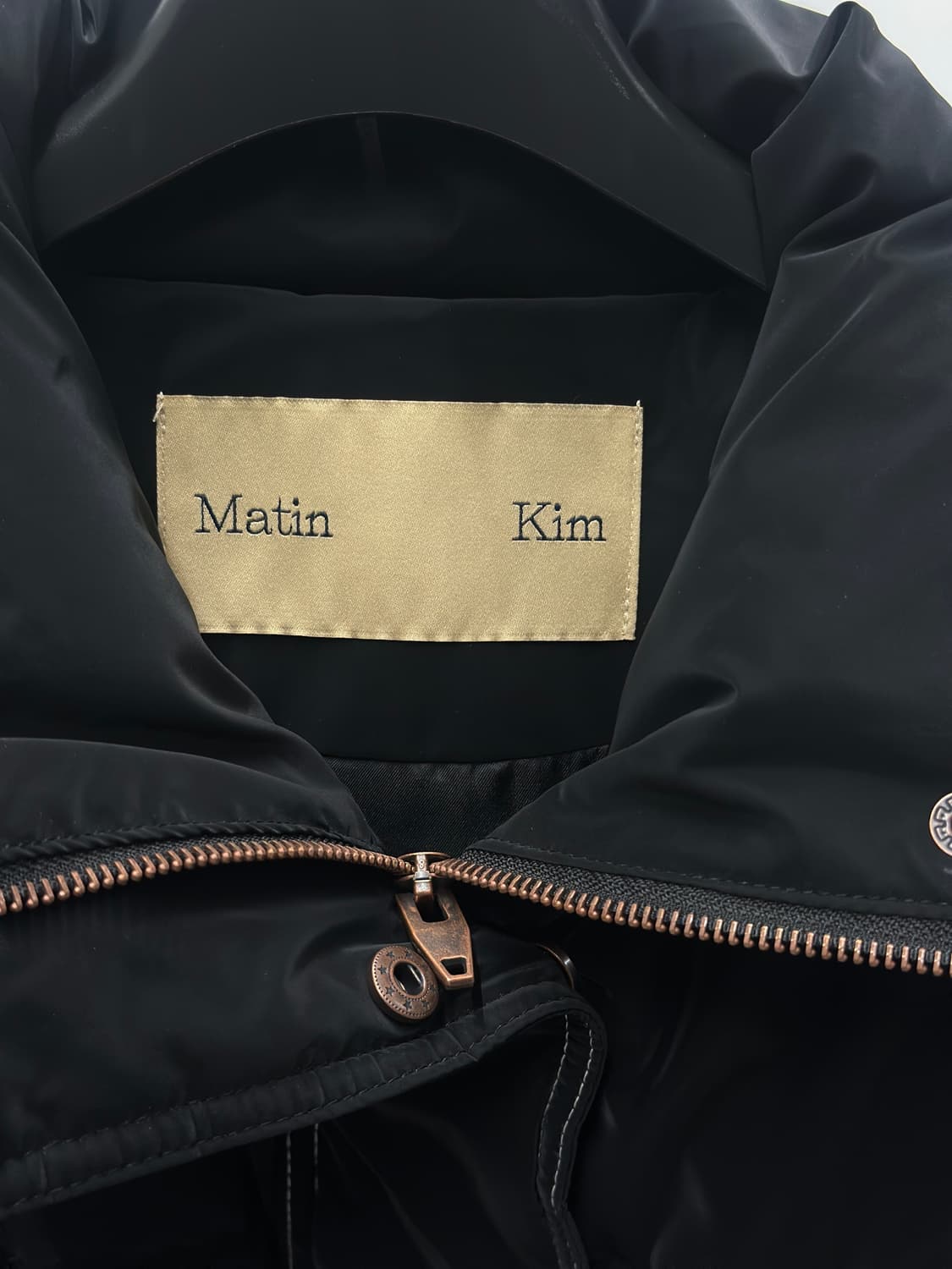 마뗑킴 스티치 코팅 다운 점퍼 상품이미지4