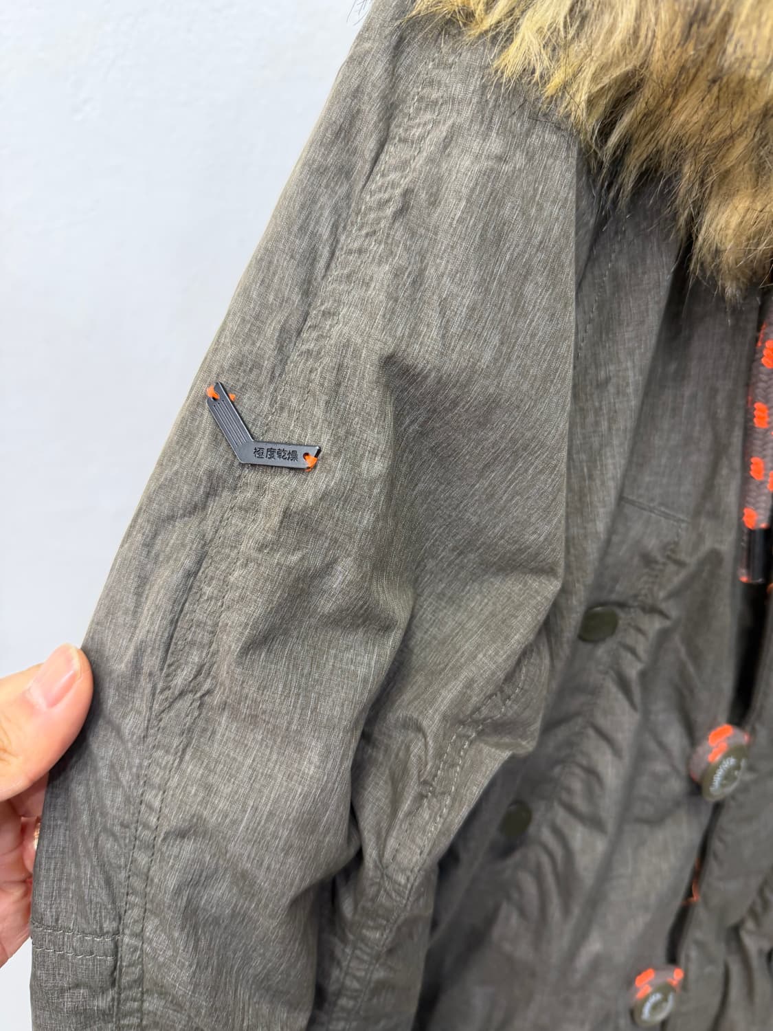 정품) 슈퍼드라이 여성패딩 S 상품이미지4