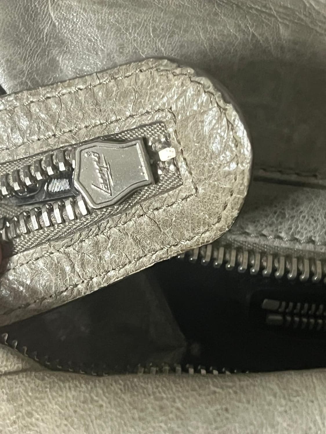 발렌시아가 모터백 상품이미지7