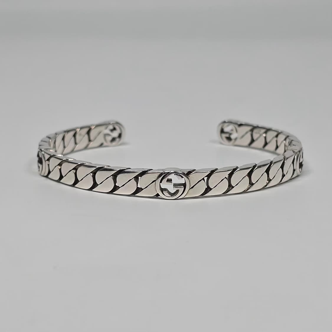 구찌 인터로킹 GG 뱅글 팔찌 ( 18 ) 상품이미지2