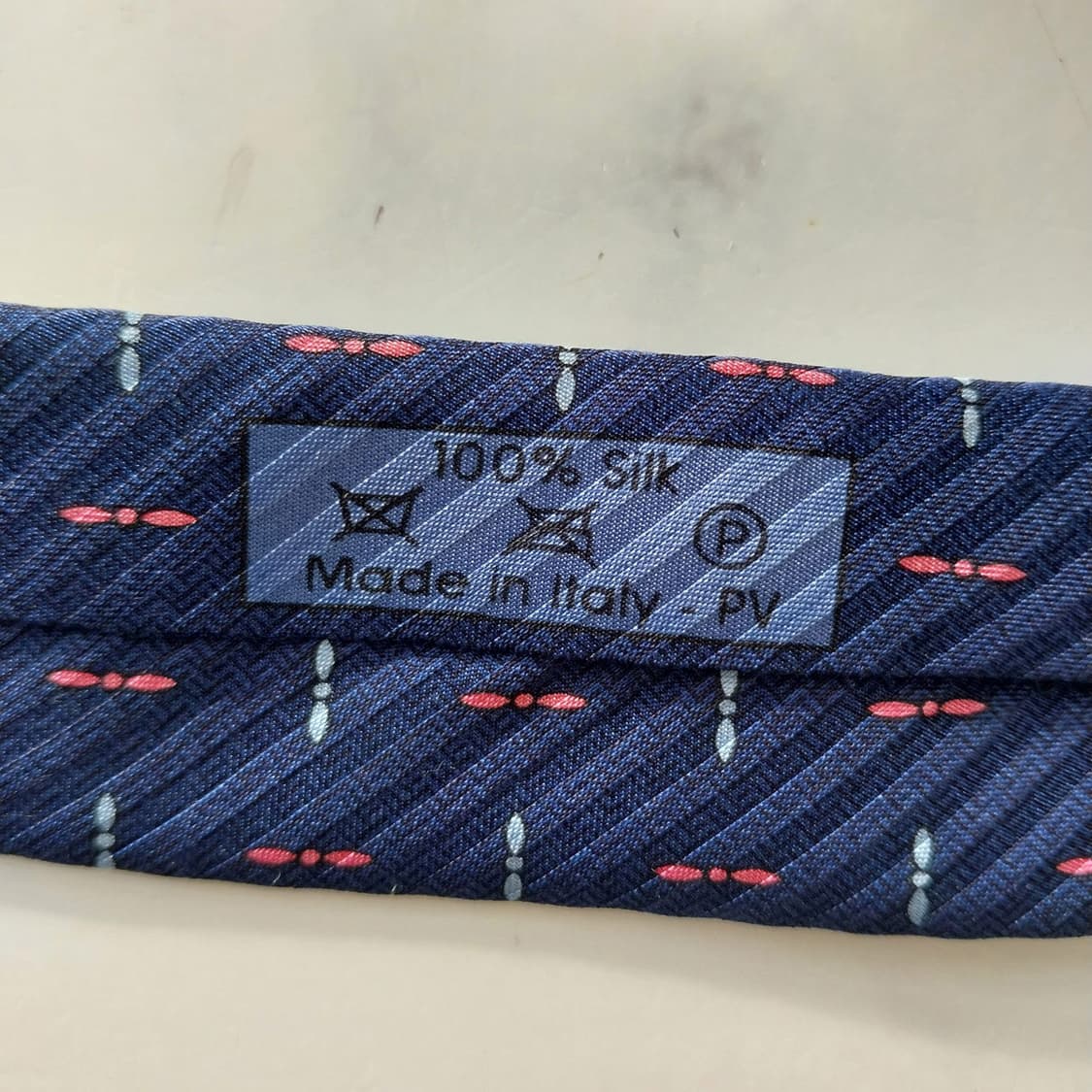 던힐 실크 네이비 프로펠러 패턴 넥타이 9.5cm A+등급 K1545
 상품이미지10