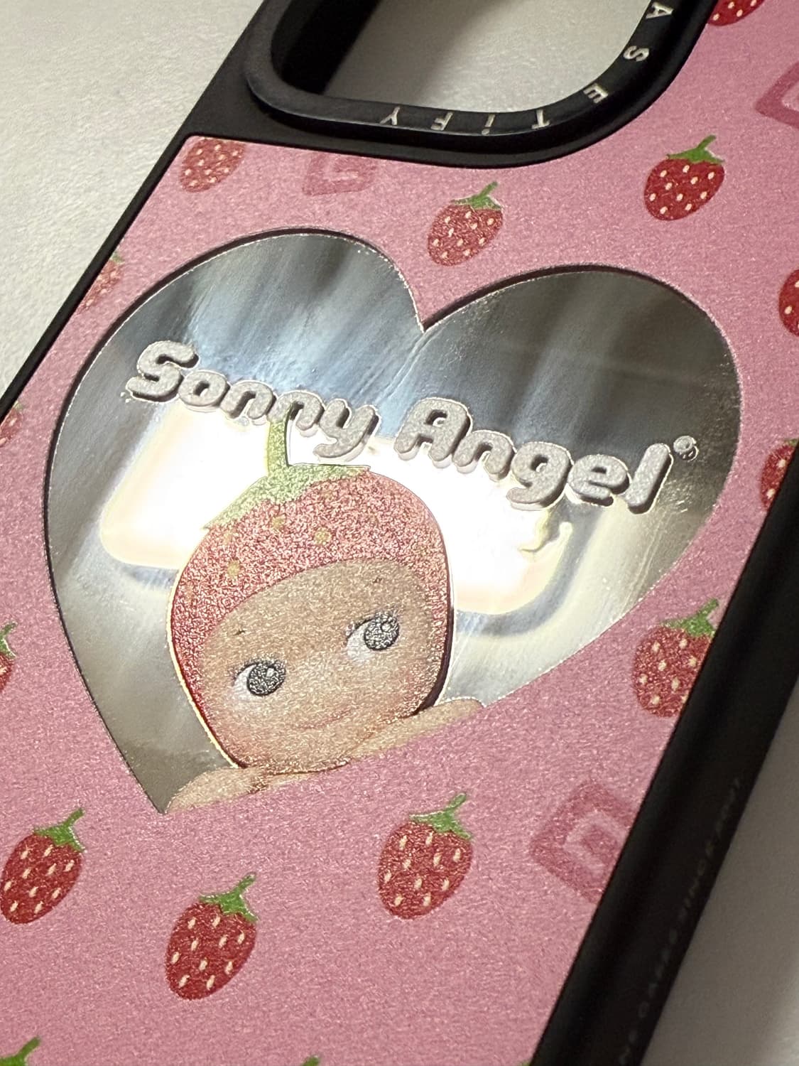 소니엔젤 딸기 케이스티파이 16프로 미러 케이스 상품이미지3