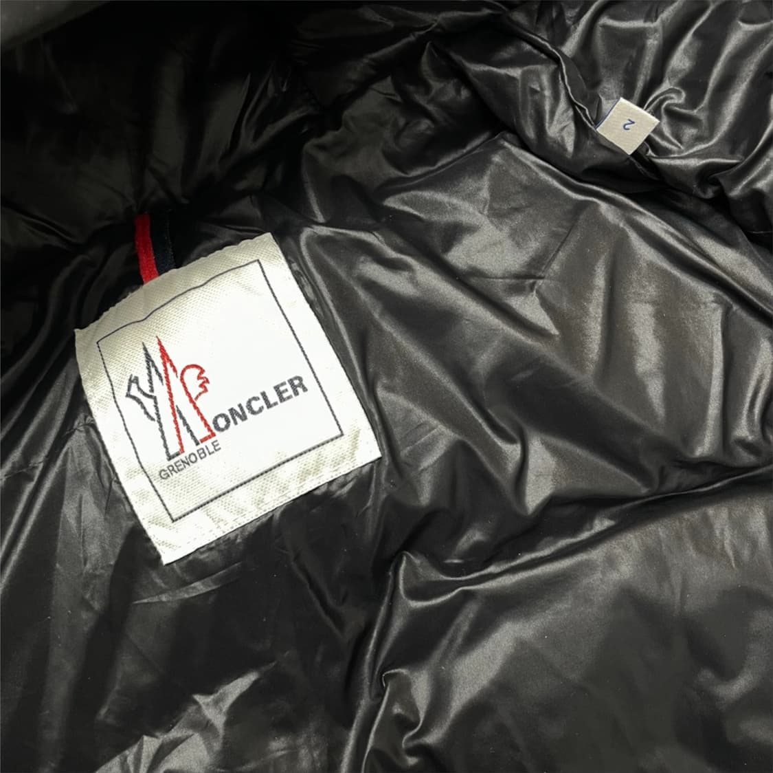 몽클레어 Moncler 그레노블 블랙 후드 다운 패딩 2 상품이미지3