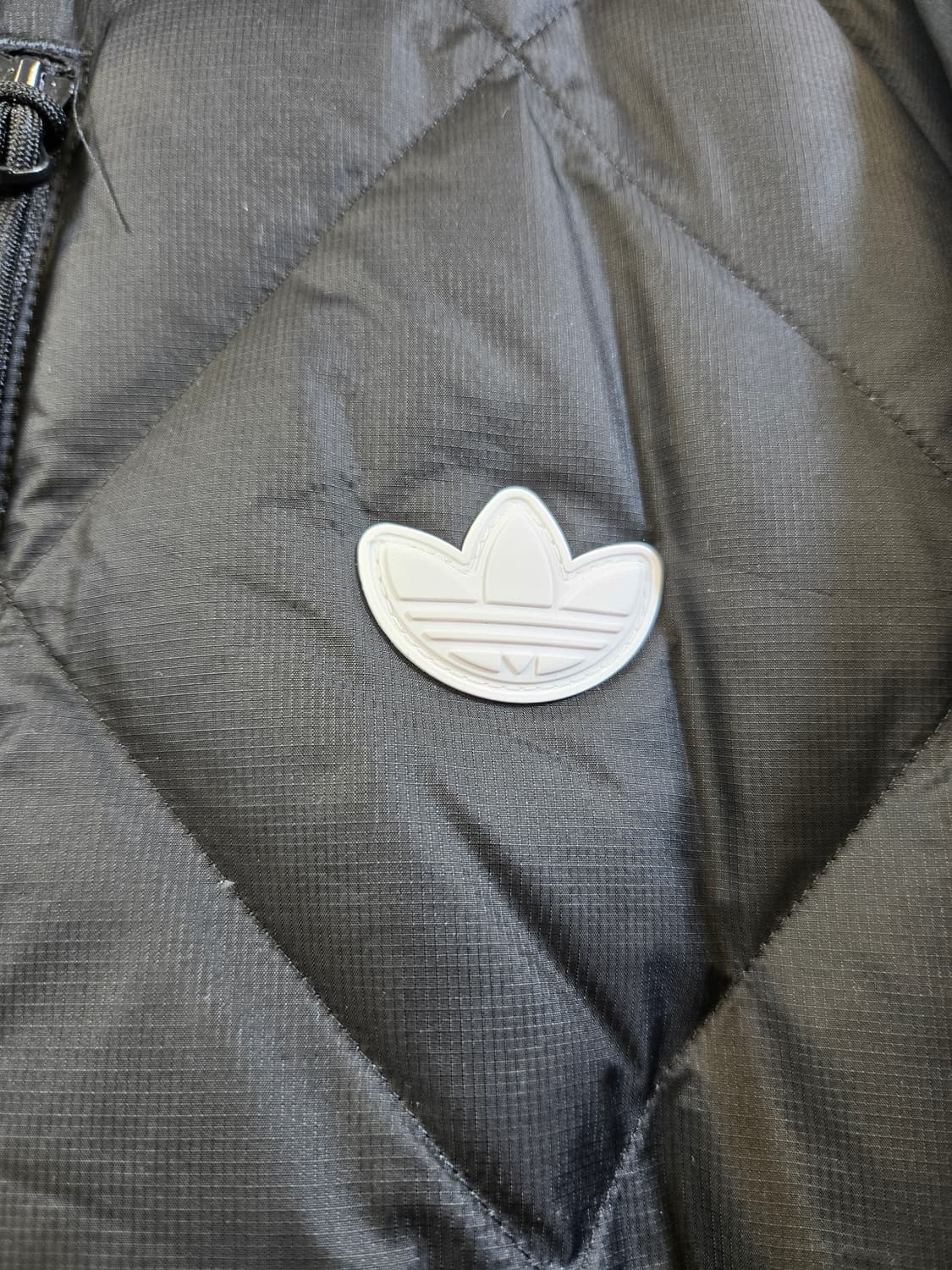 아디다스 퀼팅 후드 패딩 블랙 상품이미지4