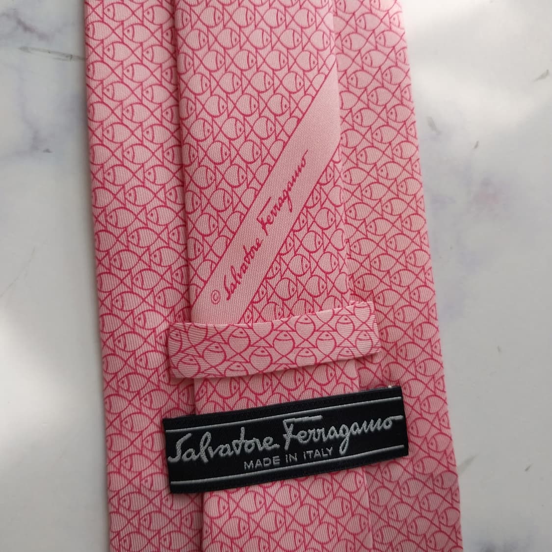 살바토레 페라가모 물고기 모티브 넥타이 9.5cm A등급 K2427
 상품이미지7