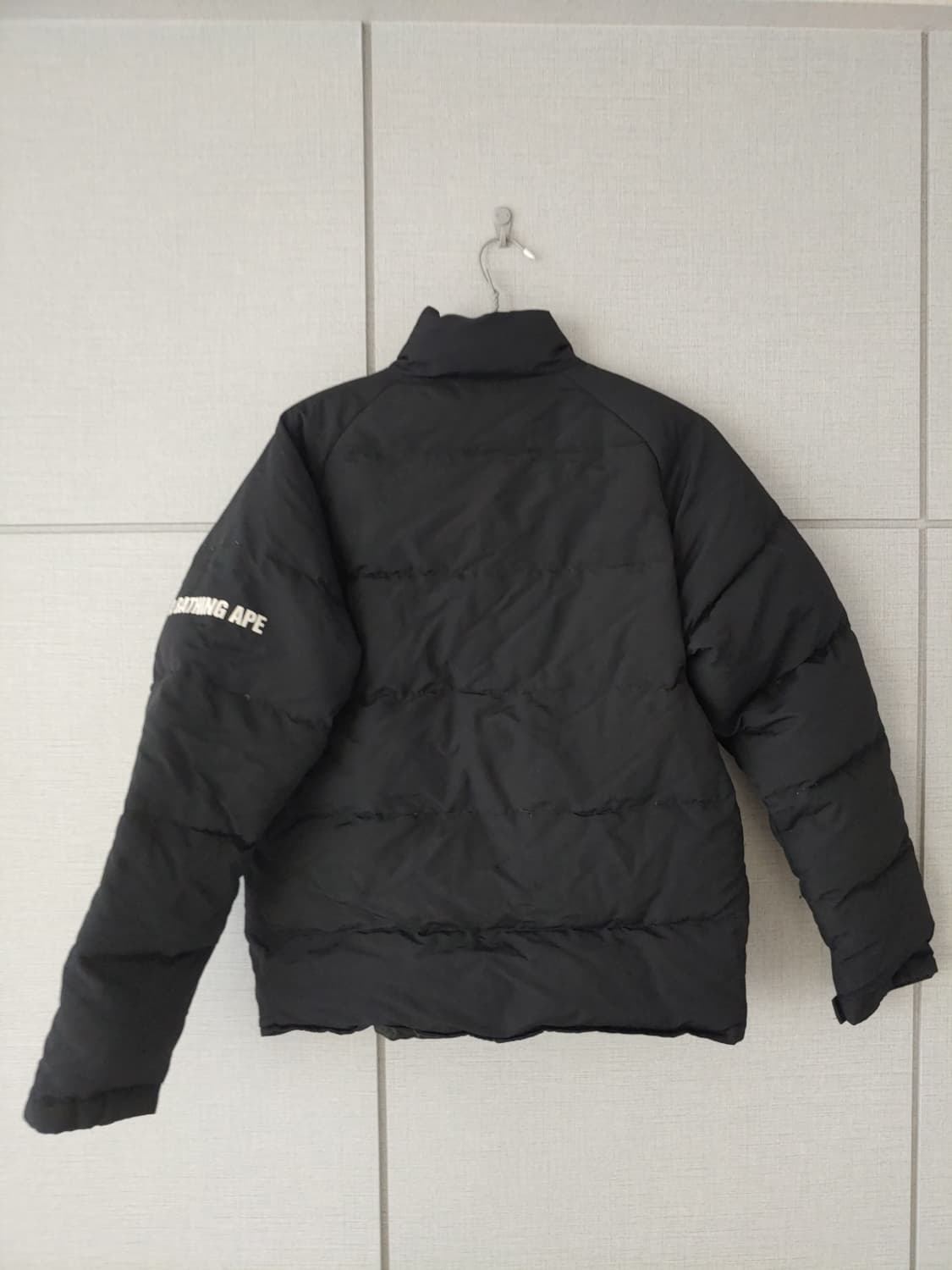[S] 베이프 사루 프린트 다운 자켓 블랙 상품이미지2