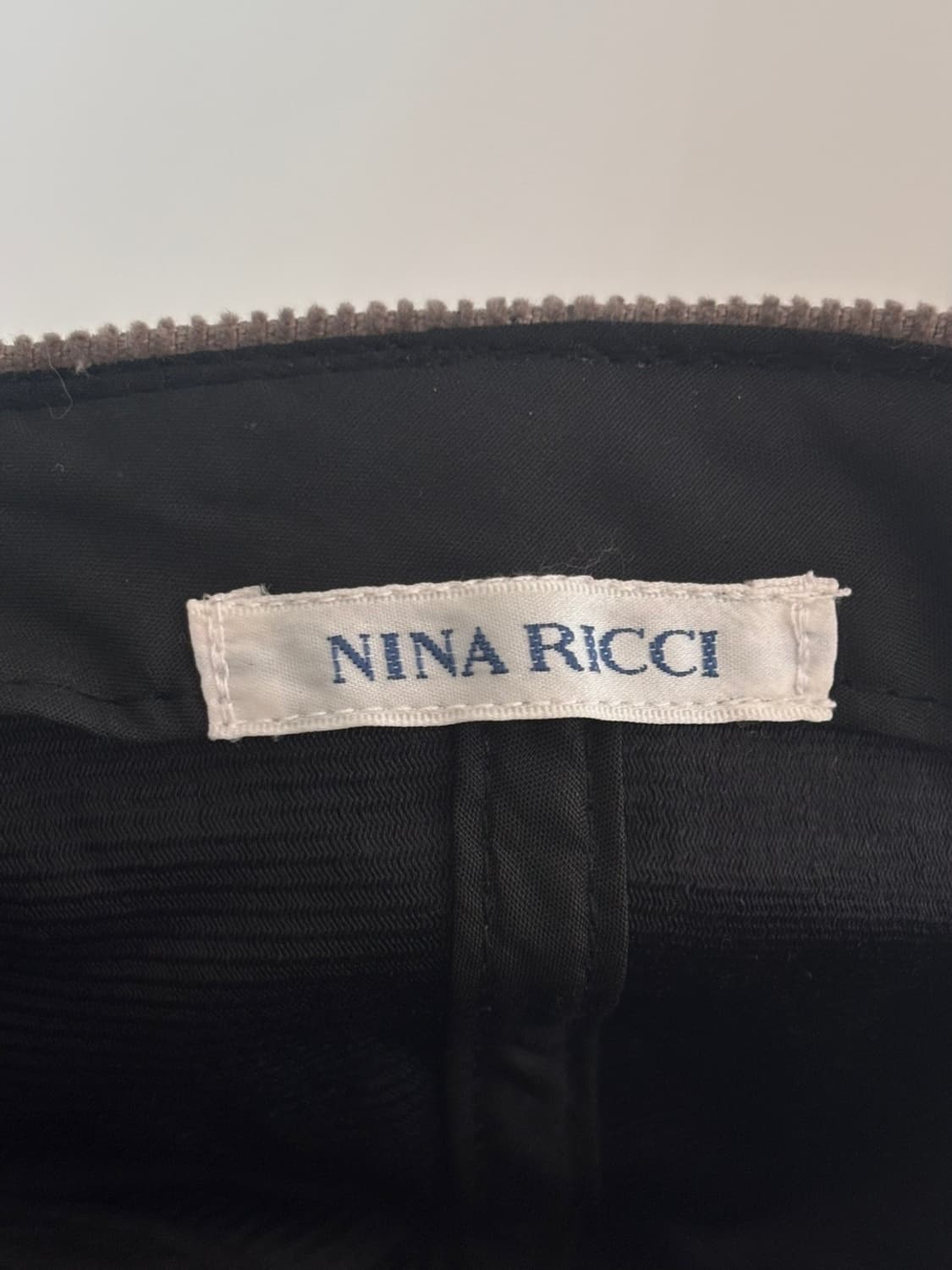 90s Nina Ricci Corduroy Cap 상품이미지7