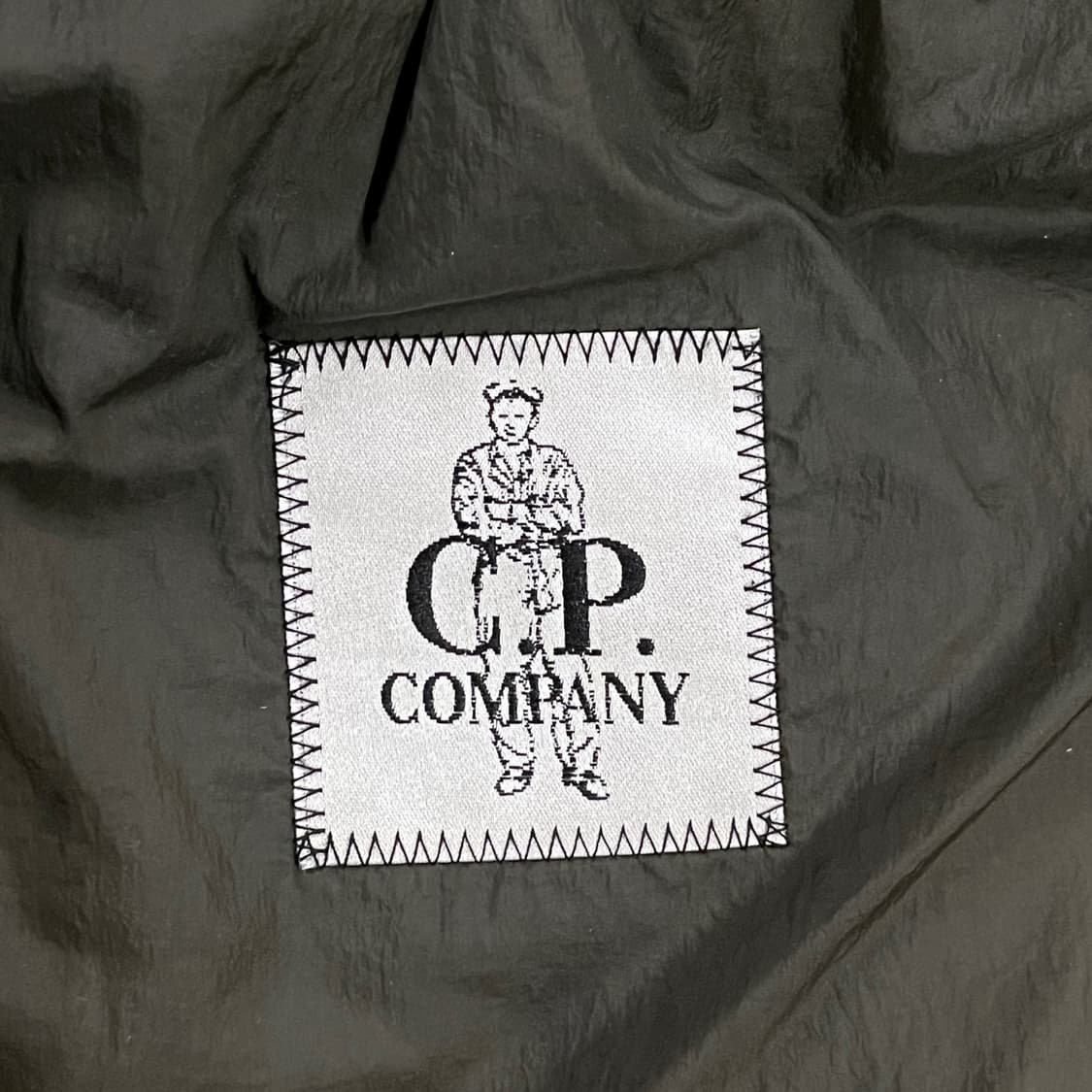 [정품/95] CP 컴퍼니 고글 후드 패딩 점퍼 b13 상품이미지5