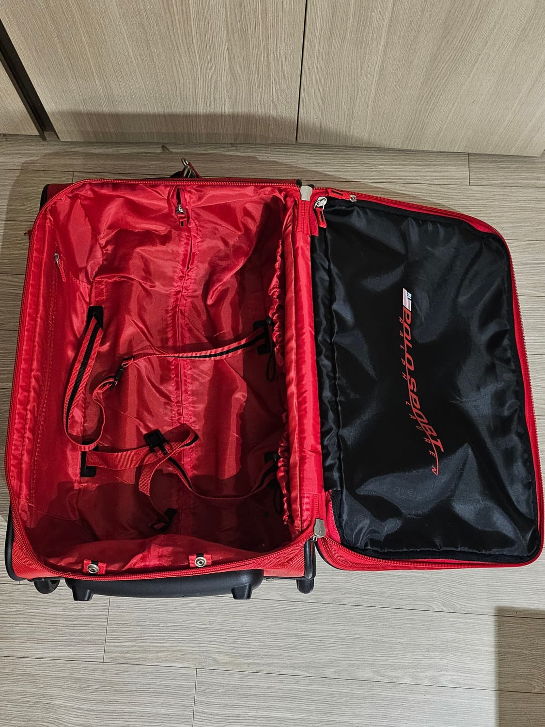 공항에서 눈에 띄는 레드랄프로렌 POLO SPORT 캐리어 55cm(37 상품이미지6