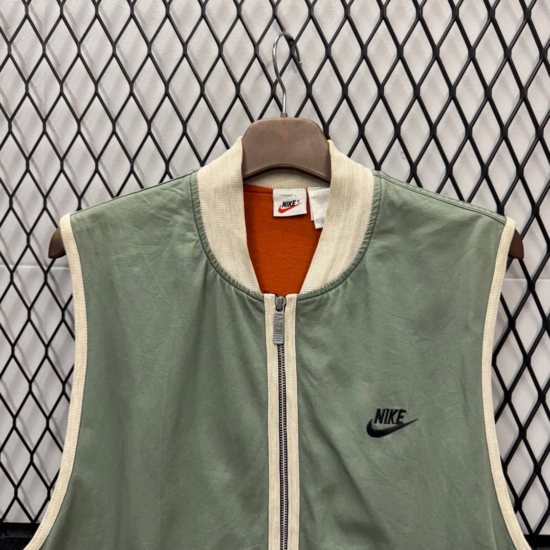 나이키 X AJ23 에어조던 베스트 후면 레터링 로고 포인트 카키 상품이미지3