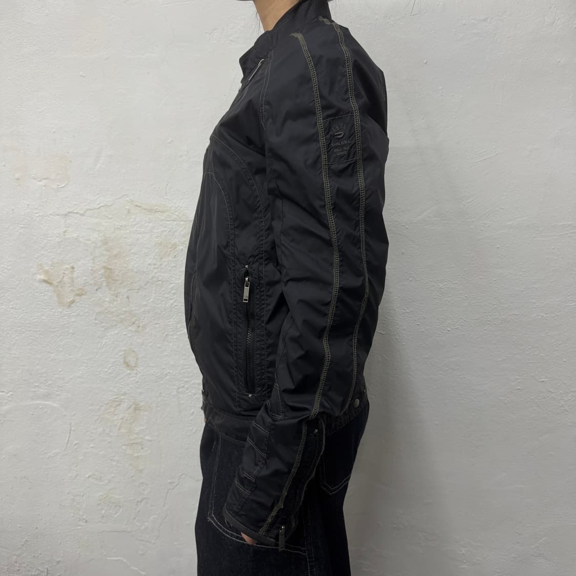 디젤(DIESEL) 블랙컬러 스티치 테크니컬 나일론 라이더스 자켓 상품이미지2