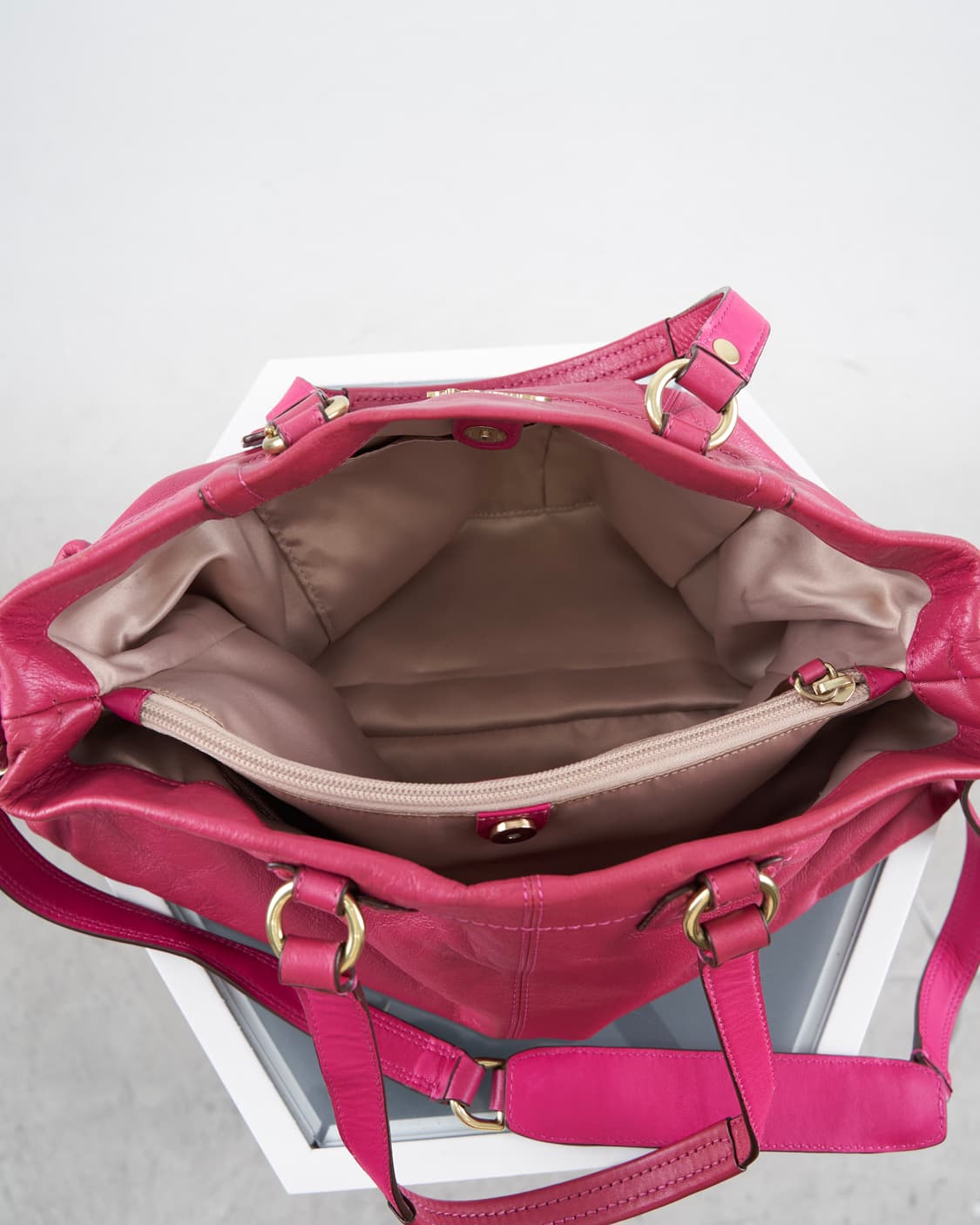 Coach 애쉴리 레더 핫핑크 숄더백 상품이미지7