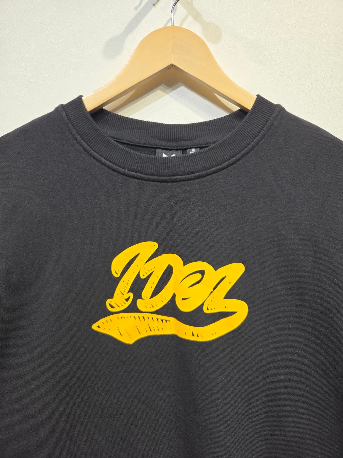 방탄소년단 공식 MD IDOL 아이돌 아트워크 맨투맨 상품이미지3