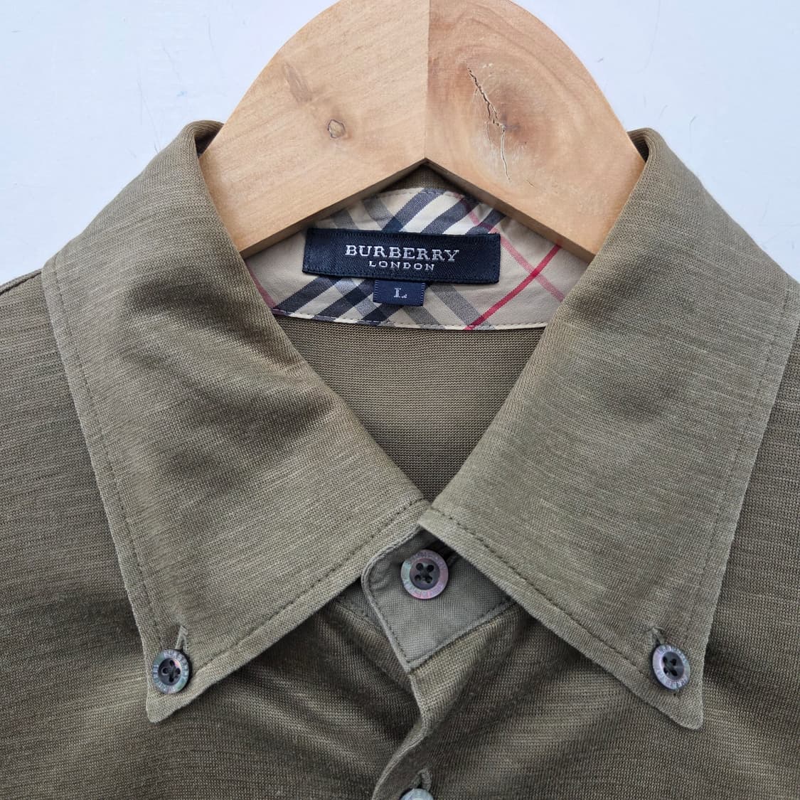 버버리 카키색 반팔 셔츠 상품이미지3