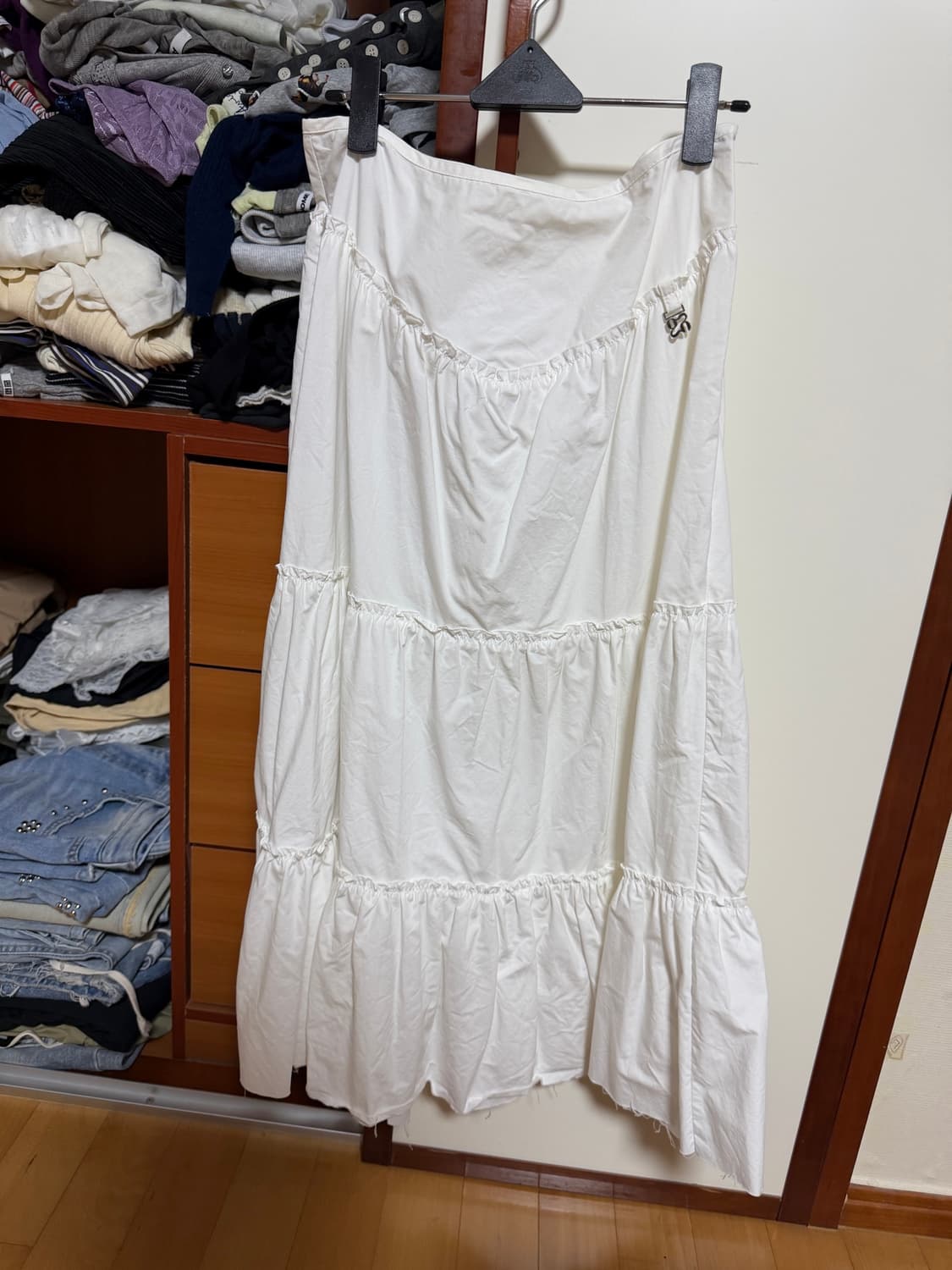 글로니 RODEO TIERED RUFFLE SKIRT 로데오 제니 스커트 상품이미지2