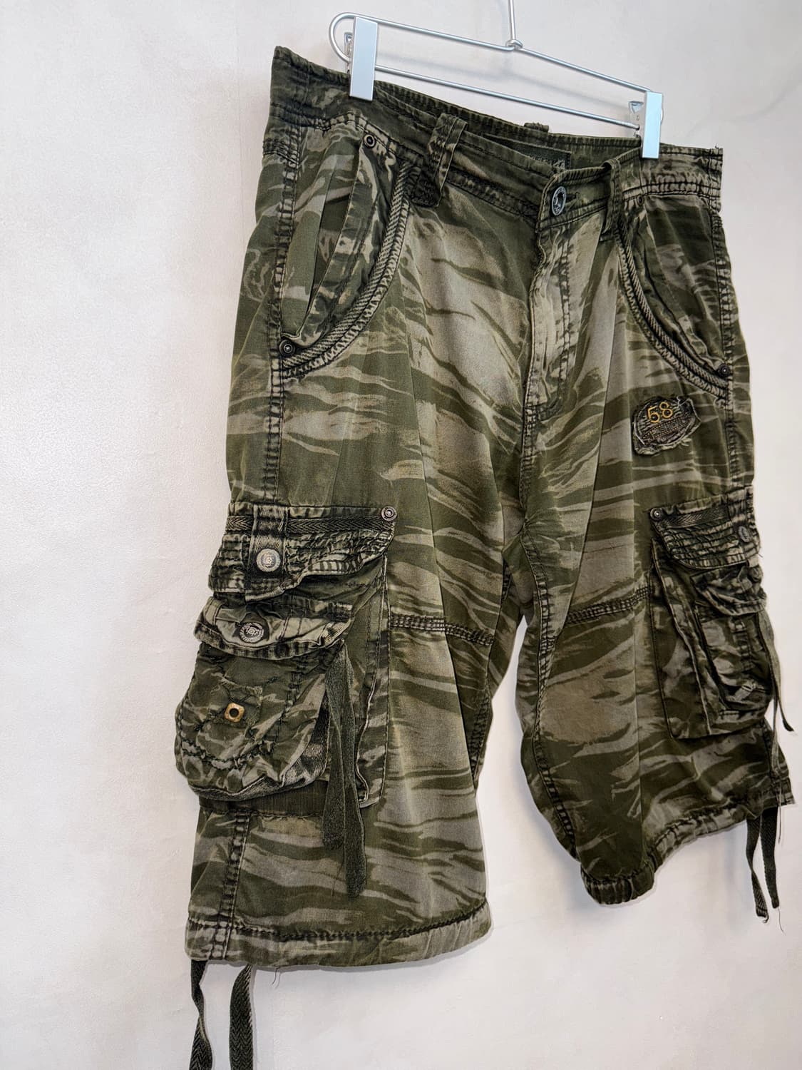 Washing khaki grunge pocket detail 카고반바지 상품이미지2