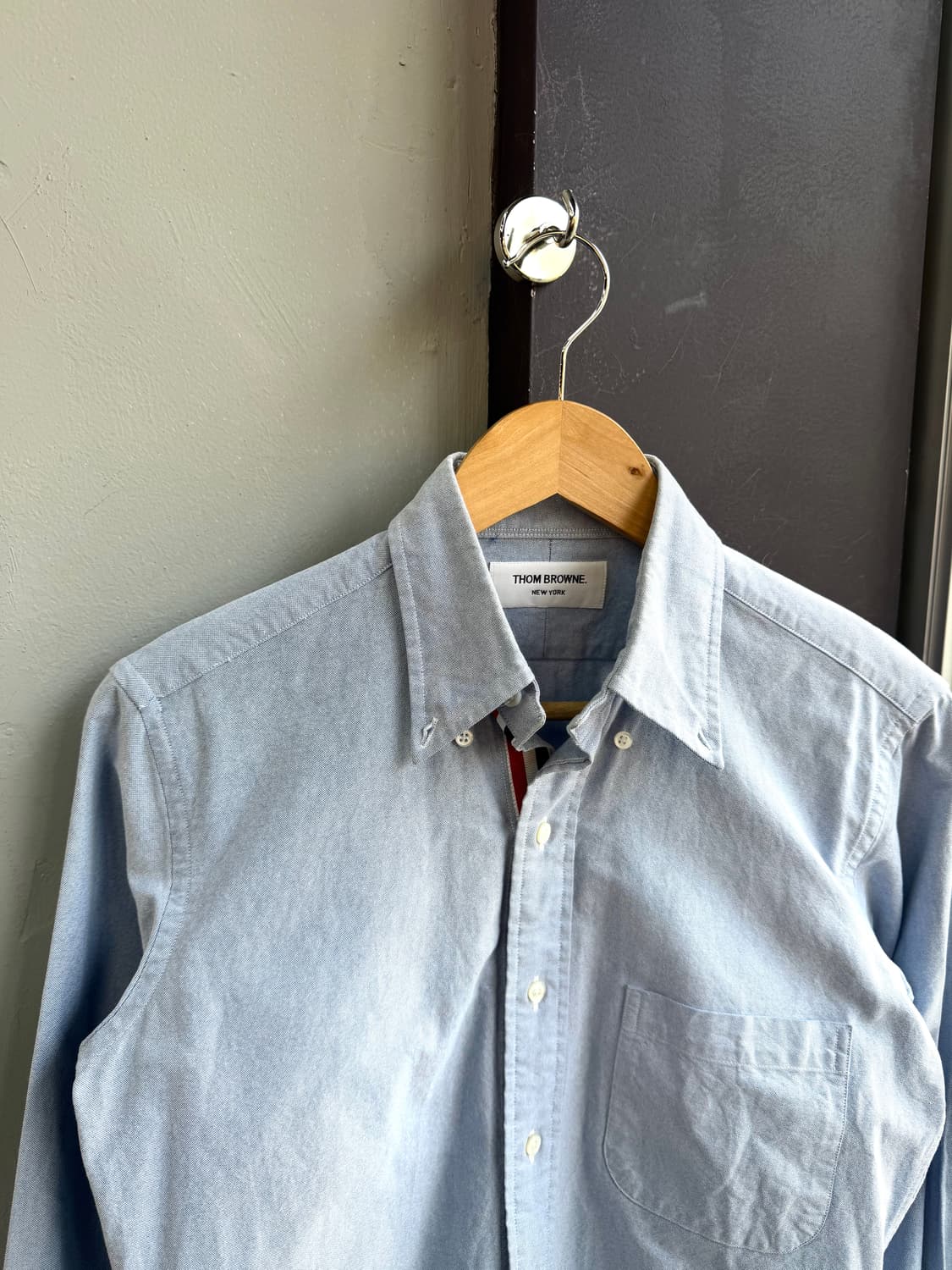 1/ 톰브라운 라이트블루 클래식 셔츠 상품이미지4