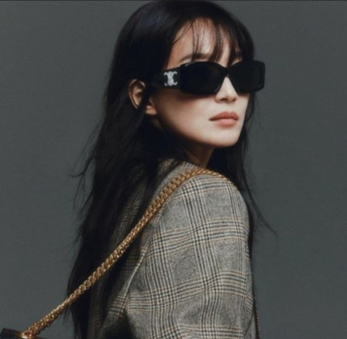 셀린느 CL40282U 블랙 신민아 선글라스 상품이미지10