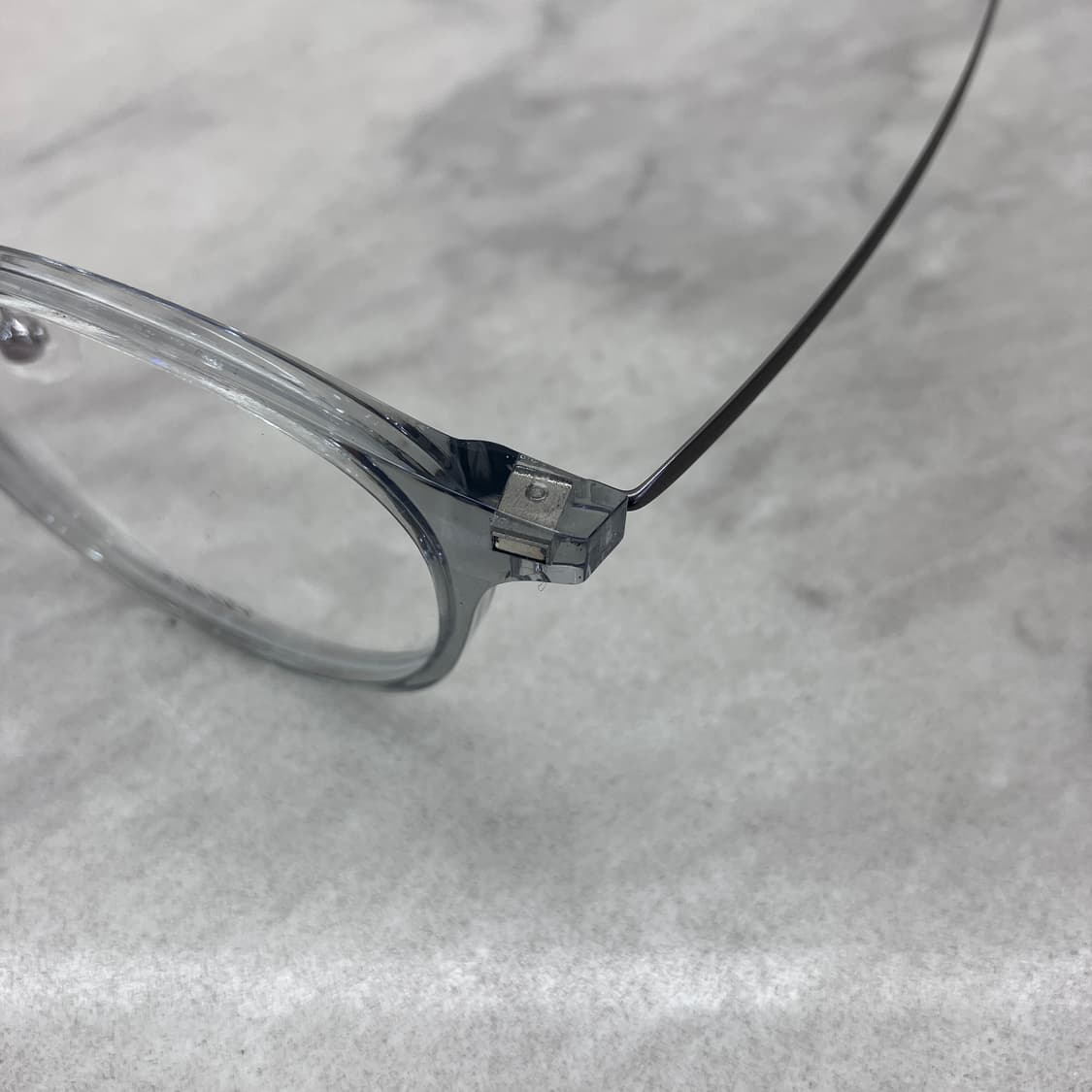 C64 FUSSET 그레이 클리어 라운드 콤비 뿔테 안경 상품이미지2