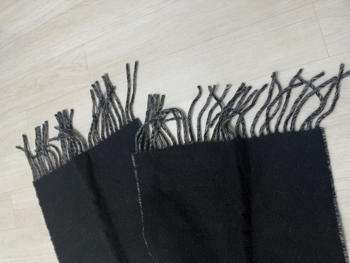 자크뮈스 로고 프린지 머플러 블랙 상품이미지4