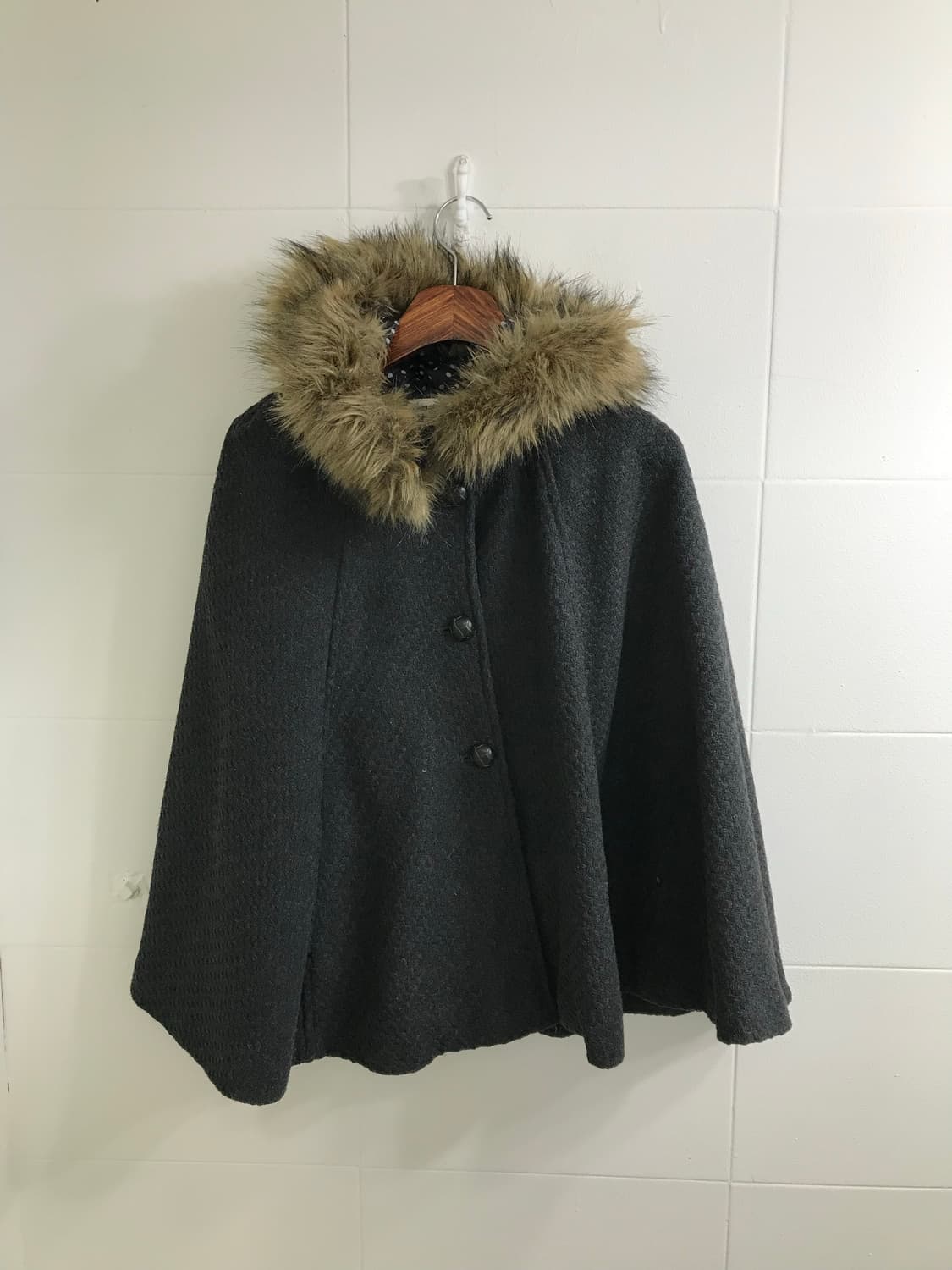 사와코 케이프 코트 무채색 니혼진 코디세트 상품이미지5