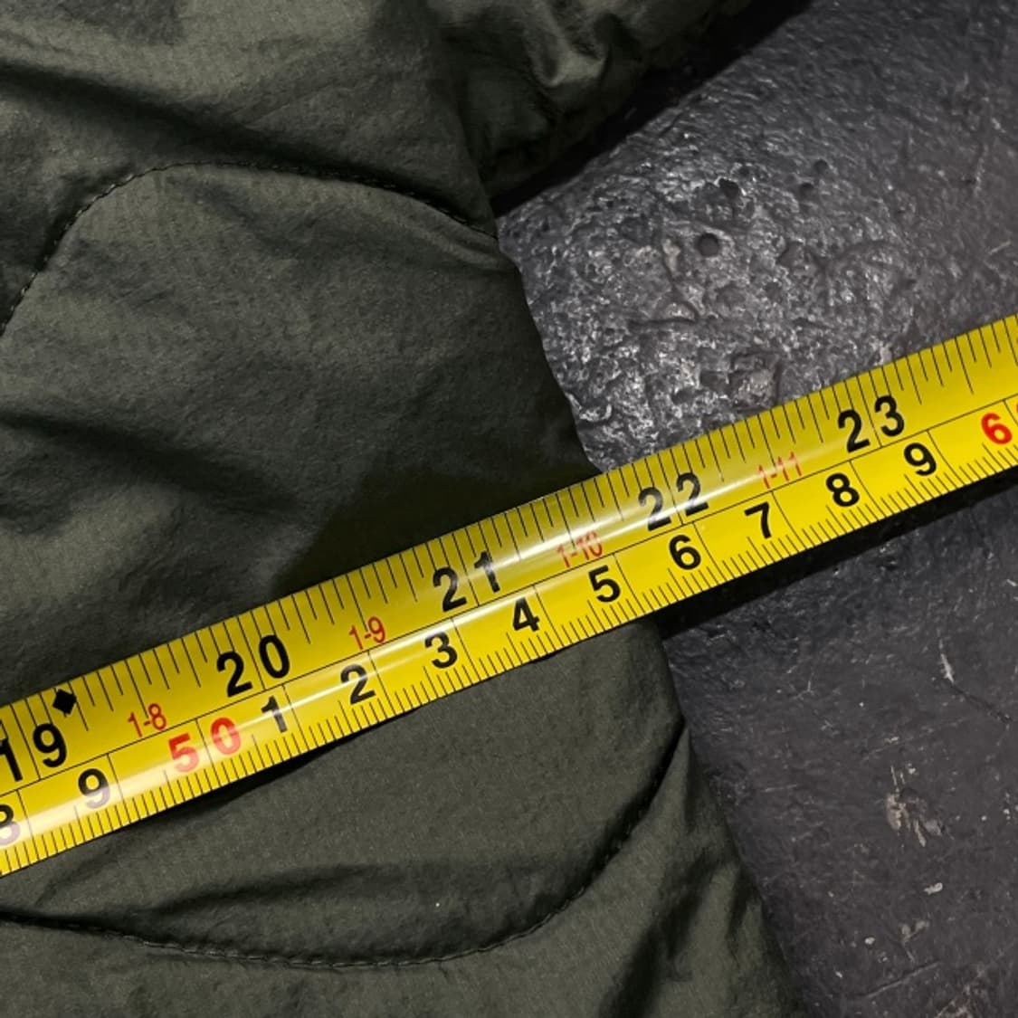 95-100 유니클로 x 화이트 마운티니어링 하이브리드 다운 자켓 상품이미지6