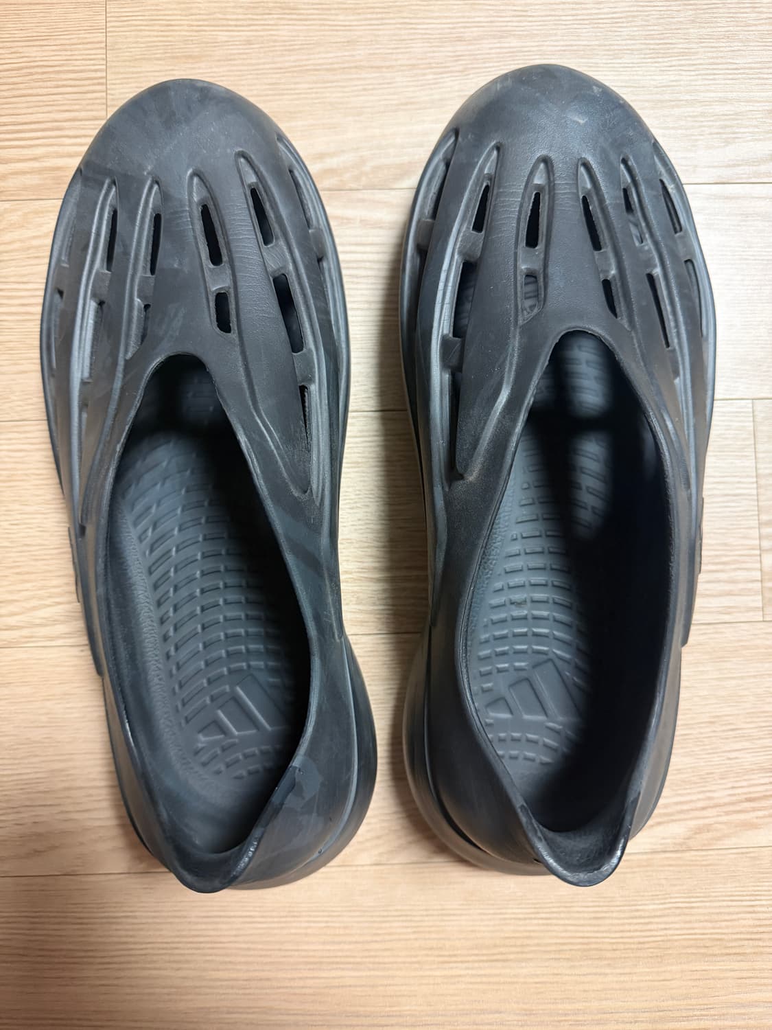 아디다스 라이트블레이즈 목 코어 블랙 카본 상품이미지2