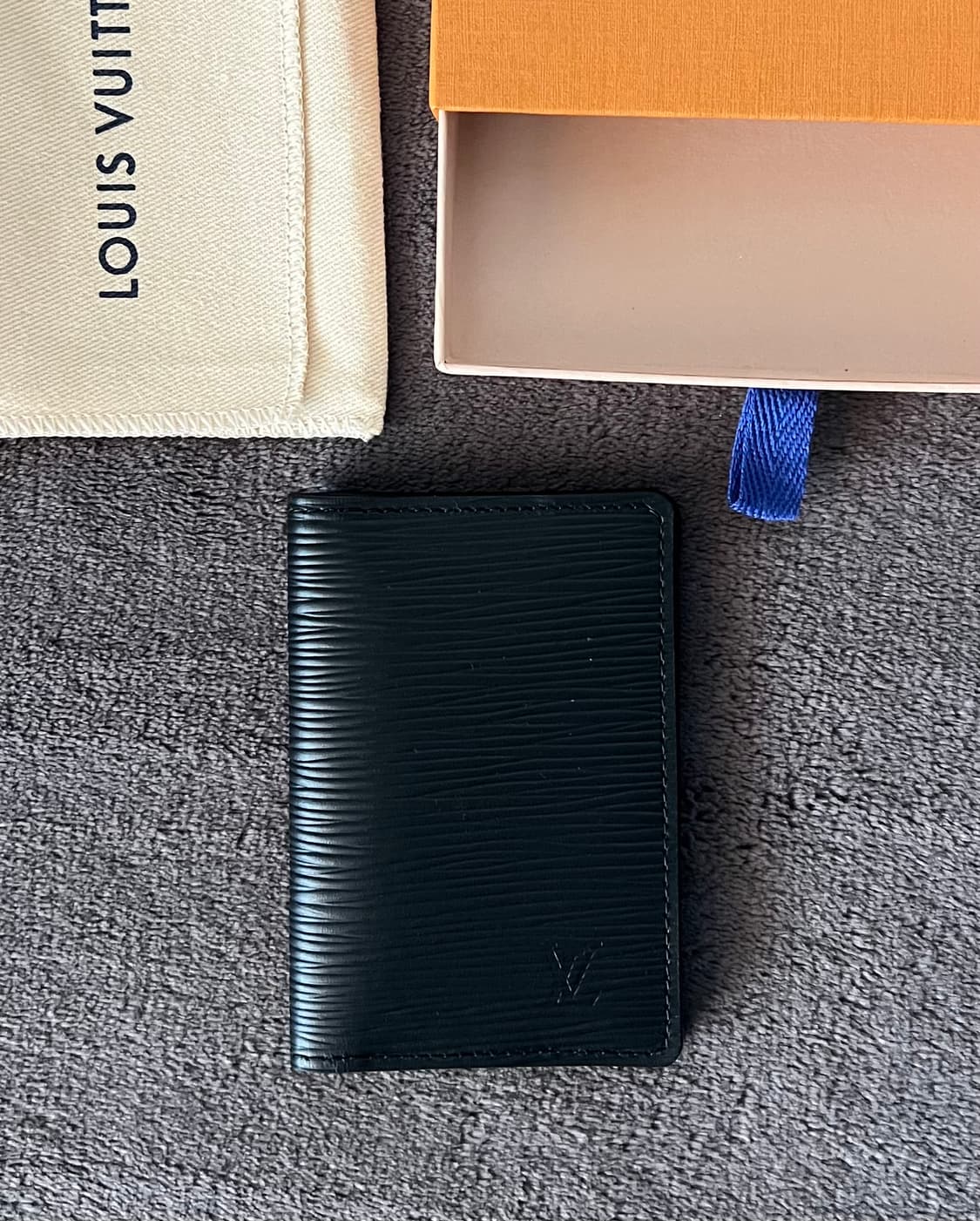 LOUIS VUITTON Pocket Organizer Epi Noir 상품이미지2