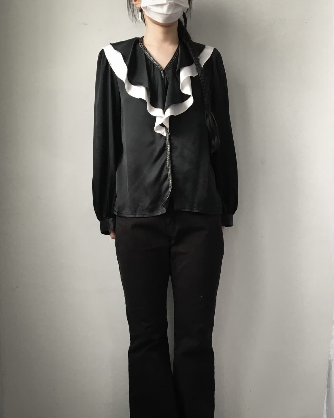 Glossy frill blouse 상품이미지5