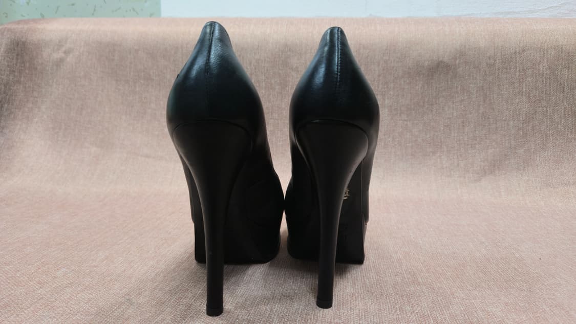 펜디 미착용 39사이즈  블랙 가죽 플랫폼 힐 상품이미지5