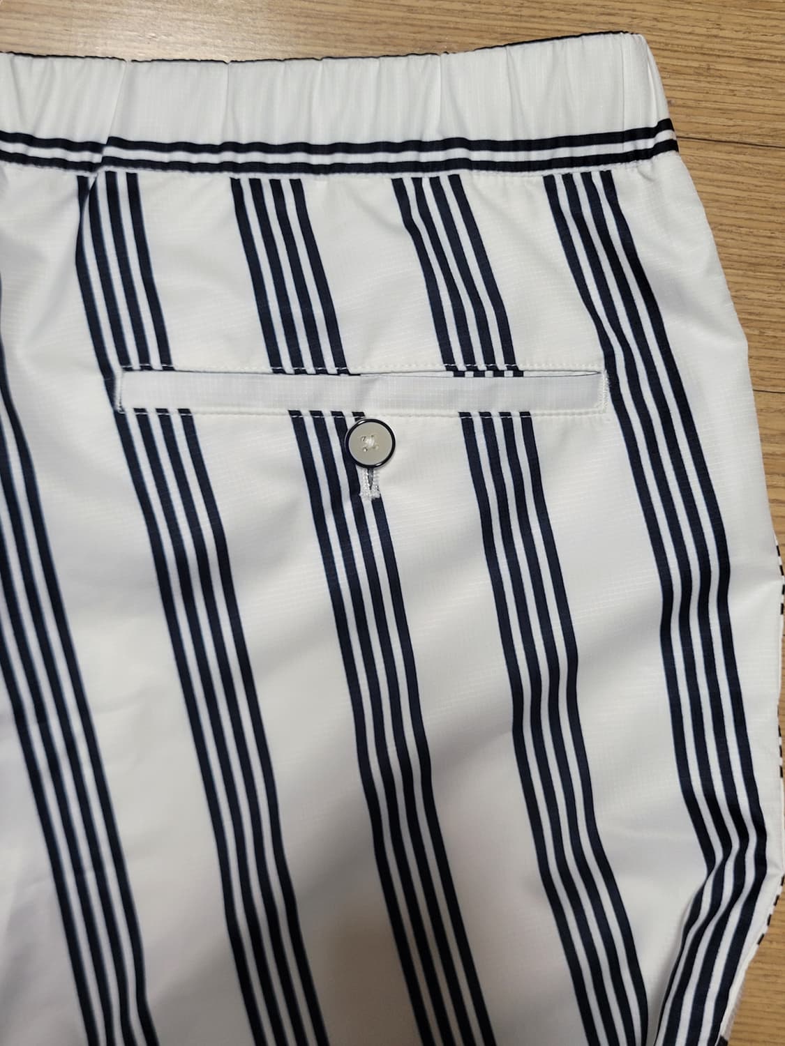 koe 코에 톰브라운 조거팬츠

 상품이미지7